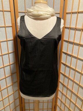 Ekouaer Classic Black V-Neck Satin Tank Top (G15)